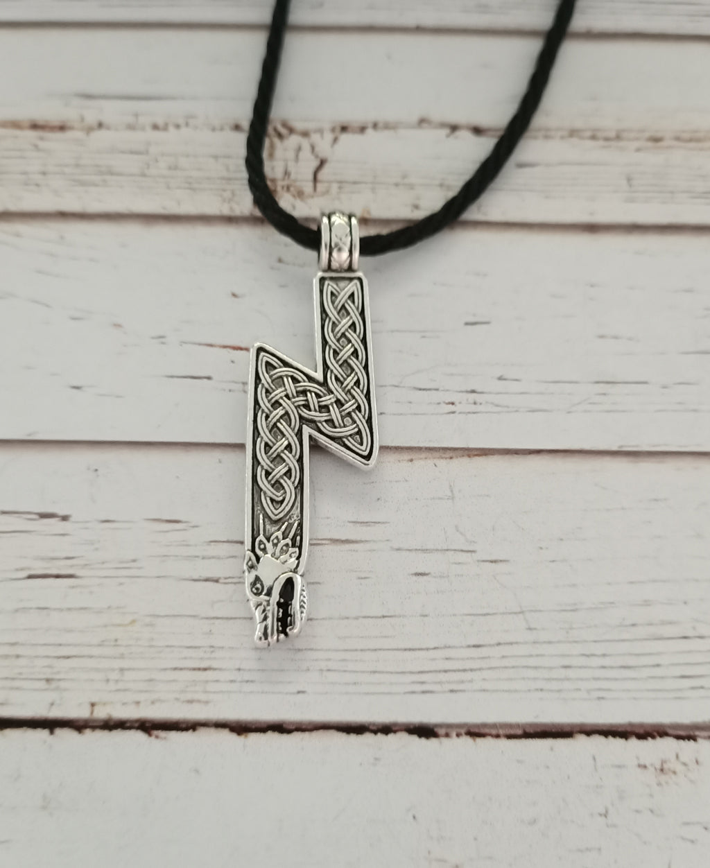 Dragon rune necklace