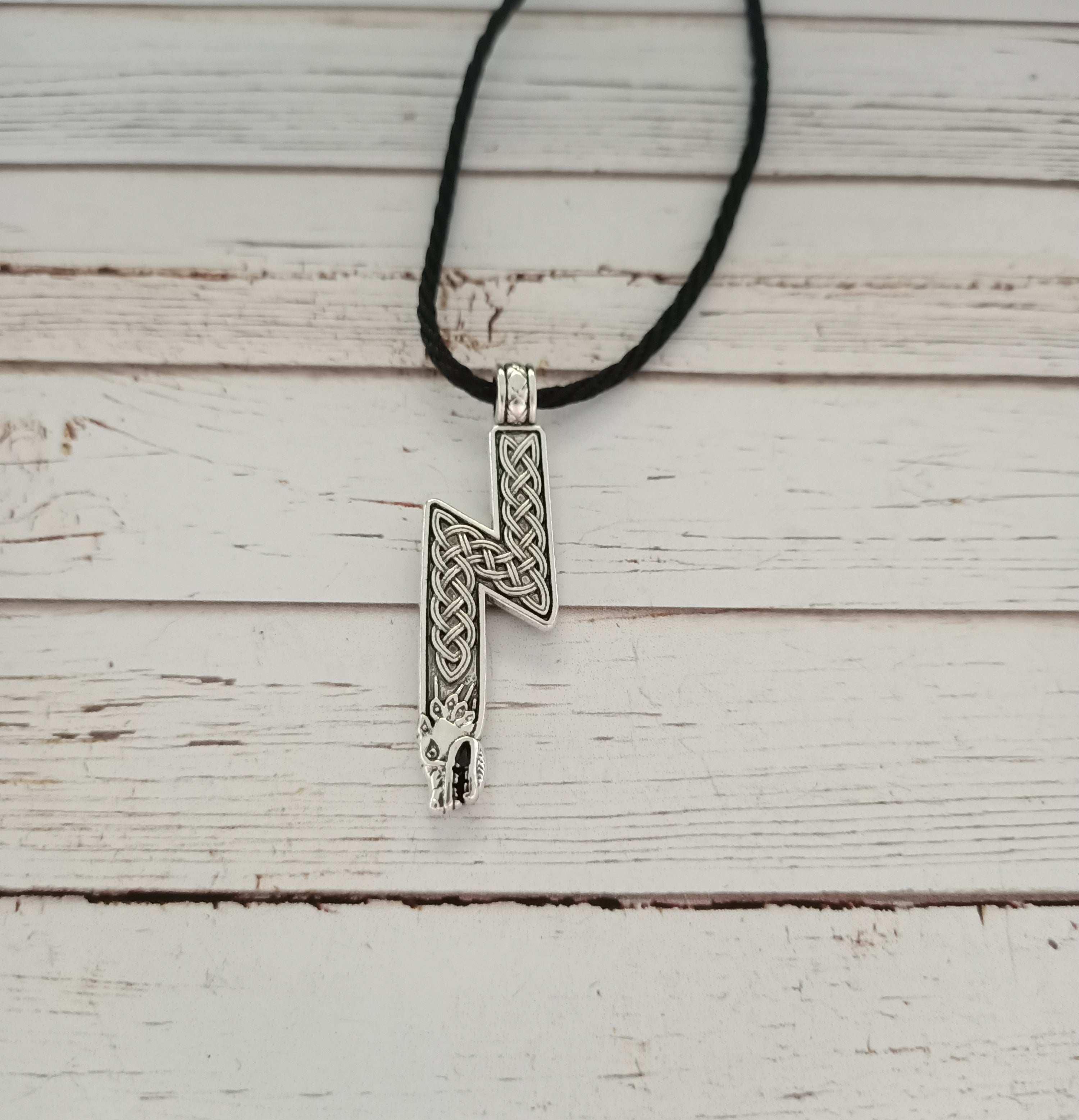 Dragon rune necklace