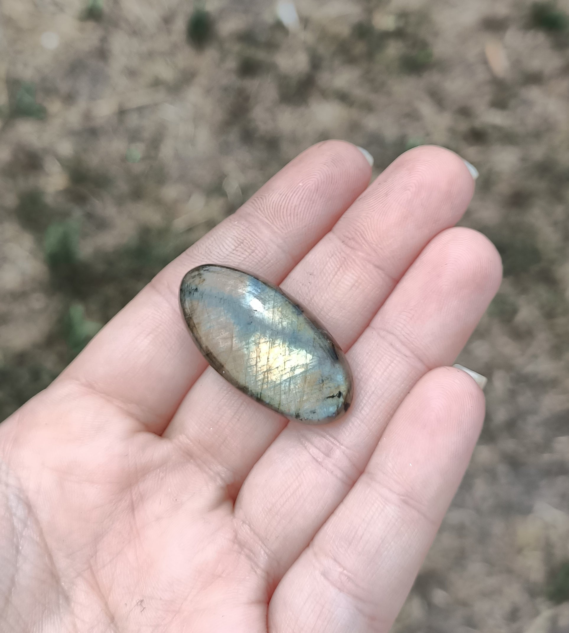 Labradorite stone